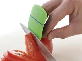 ¿Cómo poner los dedos para cortar con cuchillo?