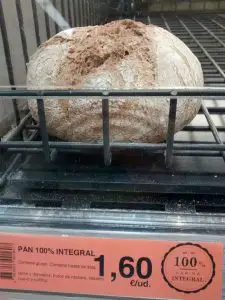 ¿Cuántas calorías tiene 60 gr de pan blanco?