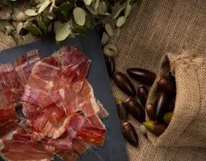 ¿Cuánto cuesta el jamón serrano en España?