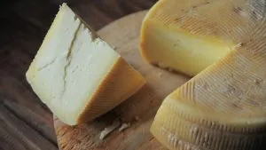 que-pasa-si-me-como-un-queso-en-mal-estado