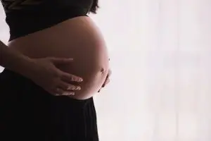 ¿Qué pasa si una embarazada está mucho tiempo sentada?
