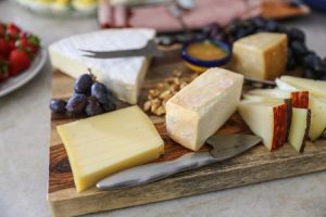 ¿Qué tipo de queso tiene más lactosa?