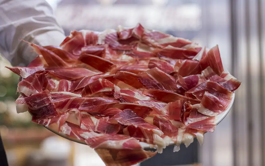 como-se-llama-el-jamon-de-extremadura