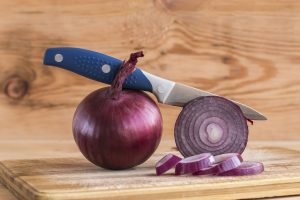 ¿Cuál es el mejor cuchillo para cortar cebolla?